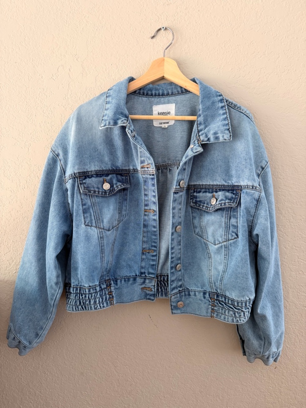 kensie Light Wash Denim Jean Jacket in Blue